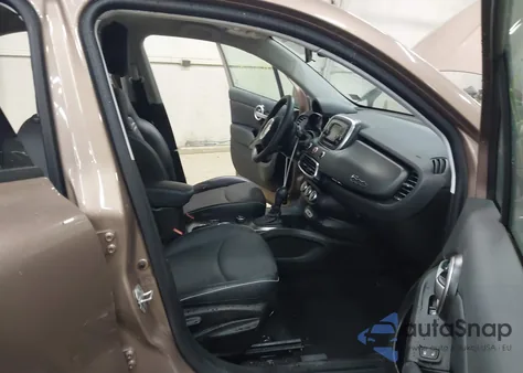 2017 Fiat 500X Trekking Awd из США, поврежденный, VIN ZFBCFYCB8HP614520